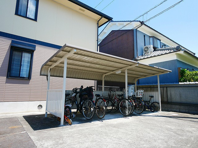 グランデージB棟のその他共用部分|自転車置き場