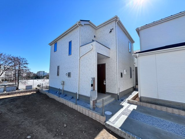 上尾市瓦葺　新築戸建　グラファーレ12期の外観