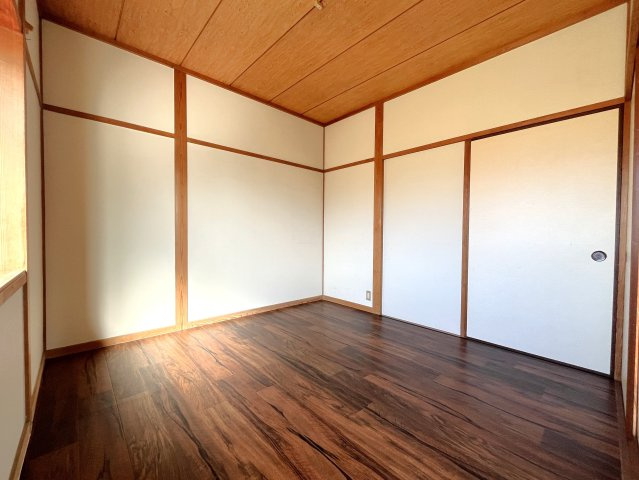 グリーンハイツの洋室