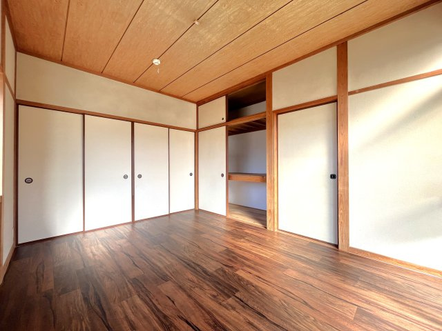 グリーンハイツの洋室