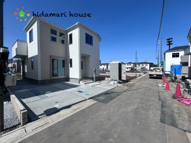 上尾市瓦葺　12期　新築戸建　グラファーレ　18の前面道路含む現地写真