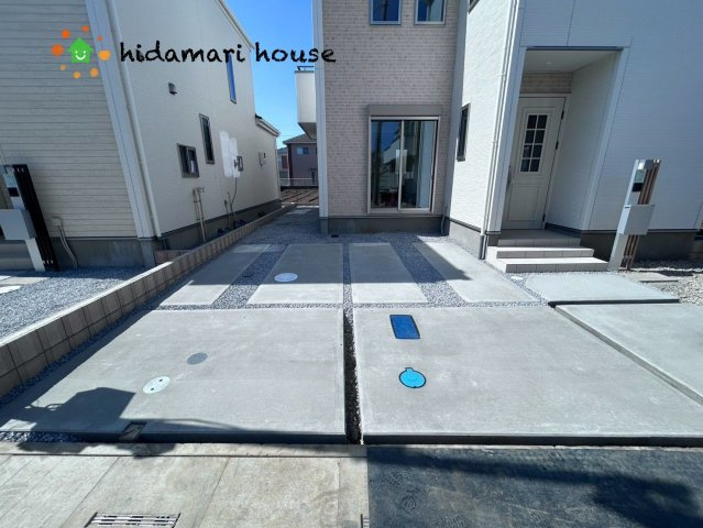 上尾市瓦葺　12期　新築戸建　グラファーレ　18の駐車場