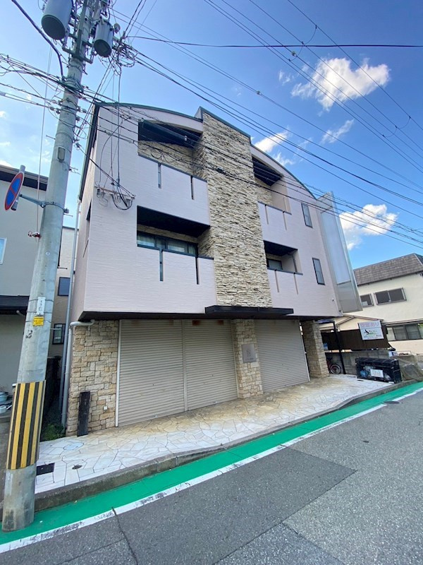 宝塚市逆瀬川１丁目の賃貸マンション