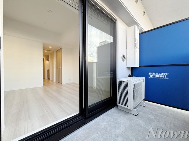 【バルコニー】 | S-RESIDENCE名駅NorthⅡ | 外からの目が気にならないバルコニーで洗濯物が干せます