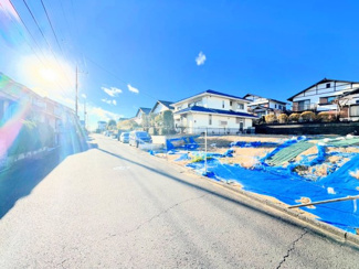 【前面道路含む現地写真】 | ◆前面道路も幅員があり車の運転も安心！前面道路は閑静な住宅地。車通りの少ない道路です。お子様にも安心です。