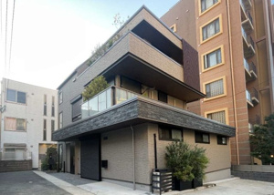 【外観】 | 1階店舗38.4帖+駐車場2台の大型店舗兼住宅
2025年7月11日