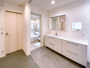 【独立洗面台】 | 広々カウンター付洗面化粧台！
