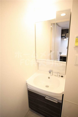 【洗面所】 | プレサンスOSAKA　DOMECITYクロスティ | スペースが確保できる洗面所です