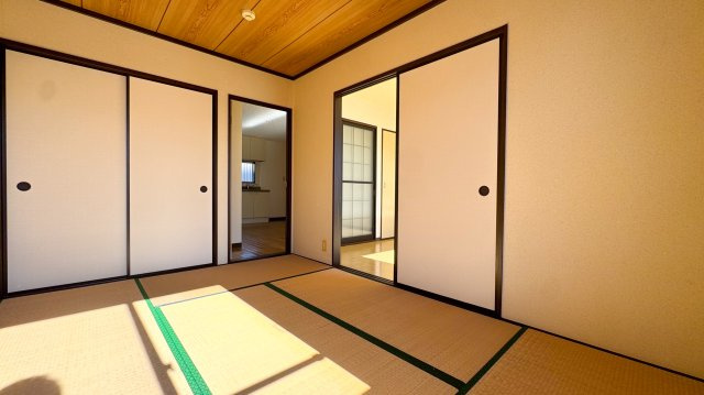 ハイツ朝の和室