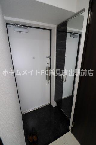 東大阪市西堤西の賃貸マンションの玄関