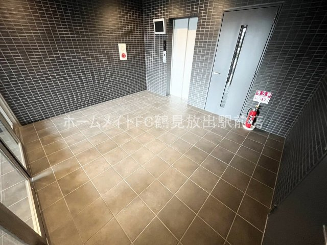 東大阪市川俣３丁目の賃貸マンションのロビー