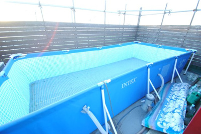 【その他】 | 鉄骨造の3階建て分離型2世帯住宅 | 屋上のプール