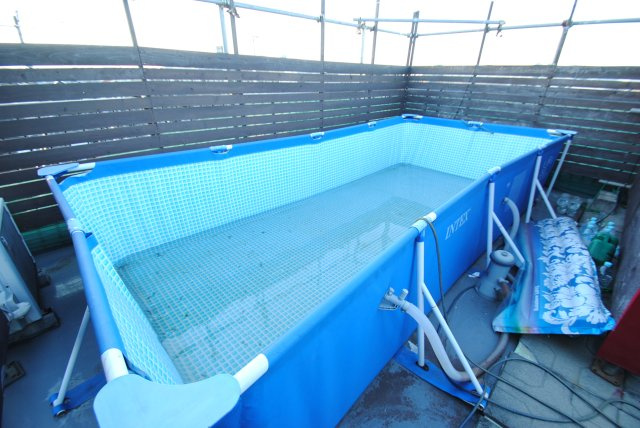 【その他】 | 鉄骨造の3階建て分離型2世帯住宅 | 屋上のプール