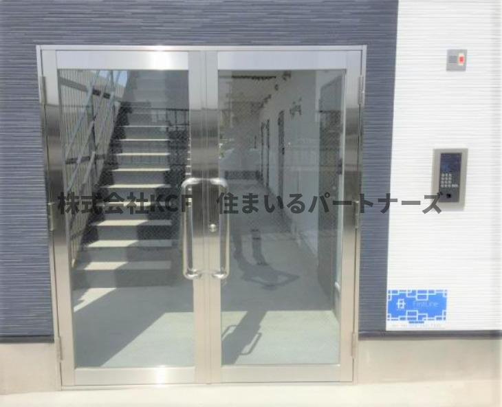 ラトナスのエントランス|落ち着いたエントランスです
