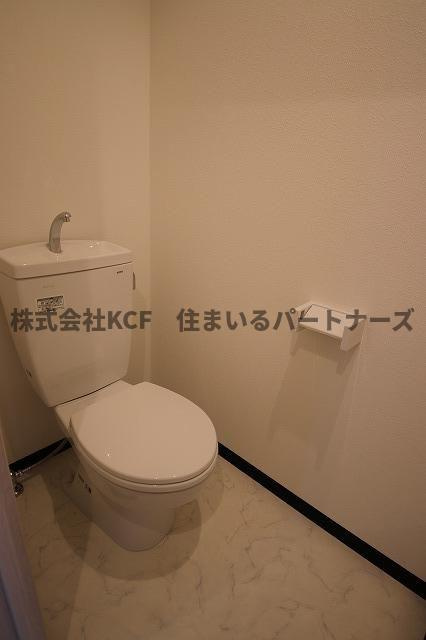ラトナスのトイレ|落ち着いた色調のトイレです