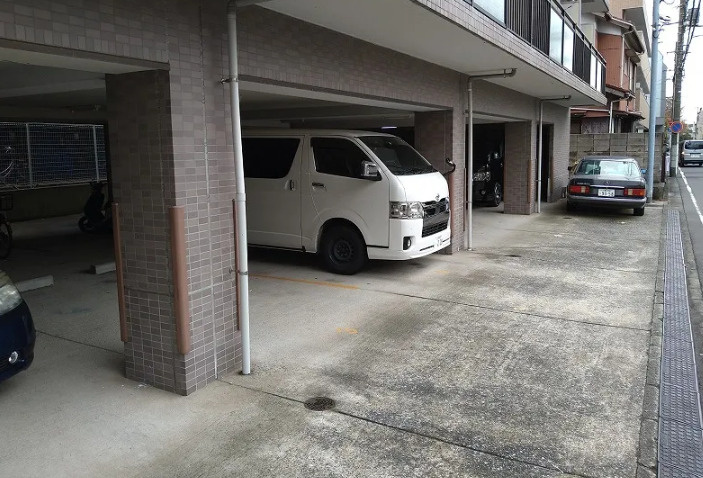 レオパレスANNEX HIYOSHIの駐車場