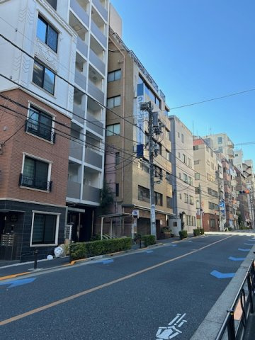 文京区本郷三丁目一棟収益物件の周辺|前面道路