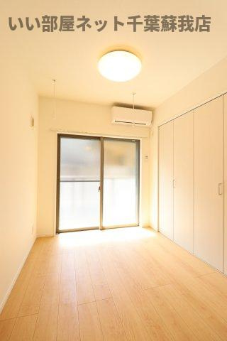 クアトロ本千葉 の寝室|使い勝手のいい寝室です