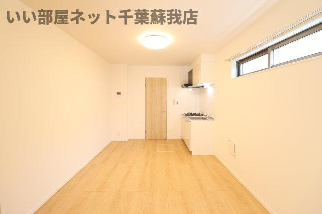 クアトロ本千葉 の居間・リビング|こちらのリビングで趣味の時間をお楽しみください