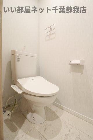 クアトロ本千葉 のトイレ|落ち着いた色調のトイレです