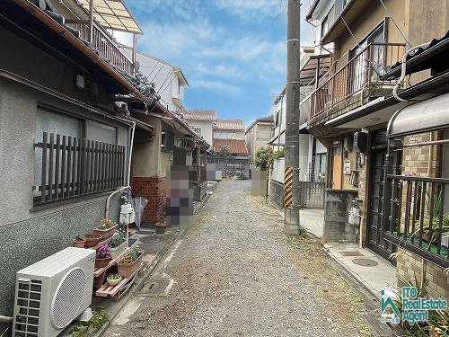 吉田中阿達町 土地の前面道路含む現地写真