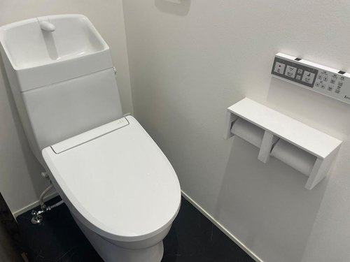 【トイレ】 | 東根市神町西モデルハウス | 節水タイプのトイレは水道代の節約に繋がります。