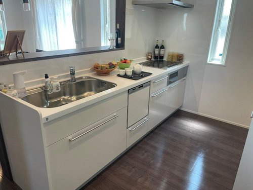 東根市神町西モデルハウスのキッチン|広々ワイドなキッチンは料理がしやすく快適です。