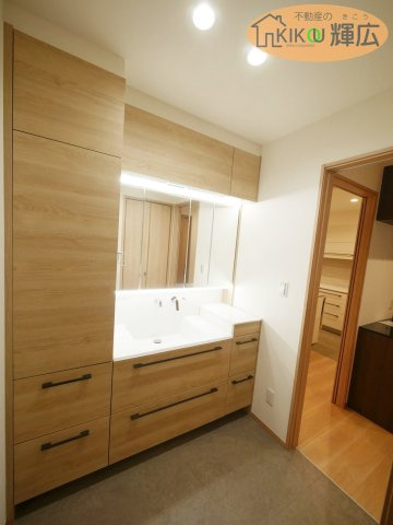 【洗面所】 | 明石市二見町西二見駅前3丁目　中古戸建