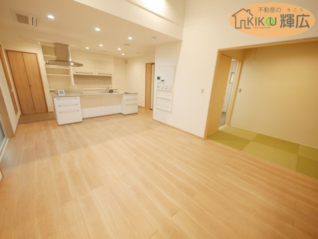 【居間・リビング】 | 明石市二見町西二見駅前3丁目　中古戸建