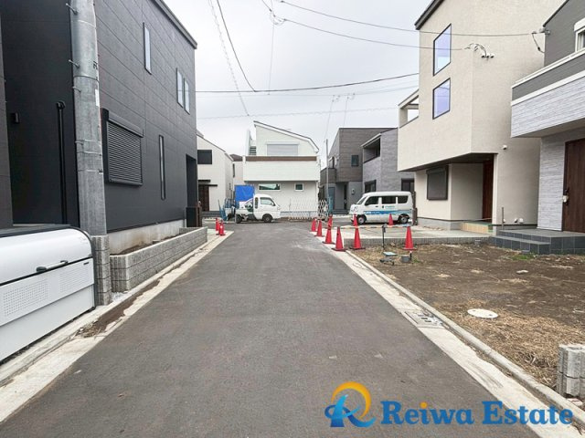 新築戸建　茅ヶ崎市松が丘1丁目の前面道路含む現地写真