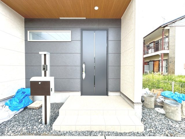 ファーストタウン　一宮市多加木３丁目第１　全３区画分譲の玄関|玄関ドアの鍵はディンプルキーと内側はサムターンキーになっており防犯性の高い仕様になっています。