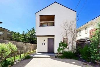 海まで３分！材木座　築浅戸建