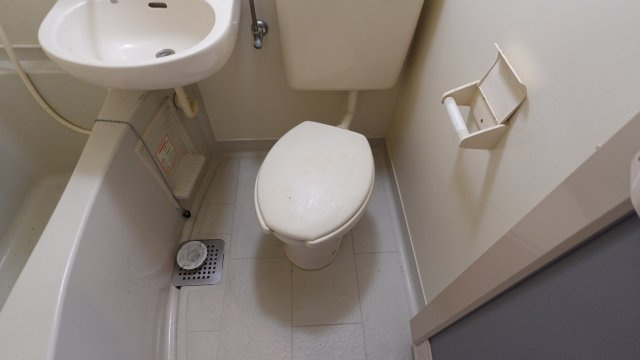 プラスパー東雲のトイレ|落ち着いた色調のトイレです