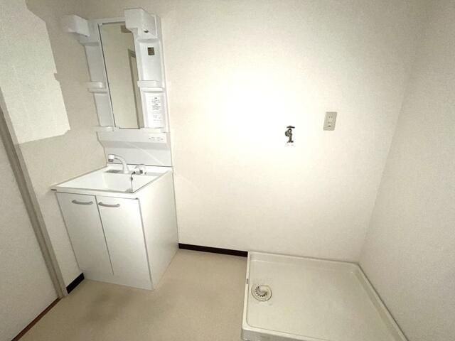 メゾン東本町の洗面所