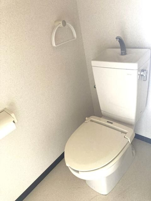 メゾン東本町のトイレ