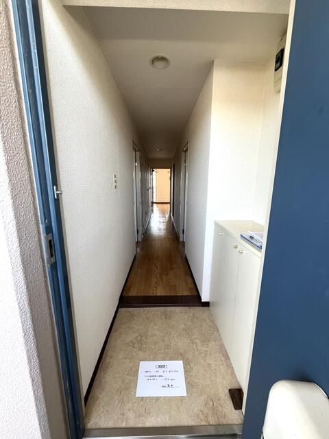 メゾン東本町の玄関