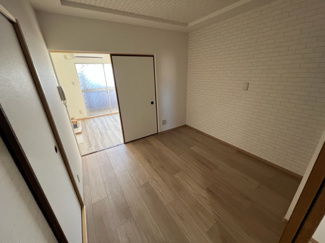 【洋室】 | 明美マンション | 使い勝手のいい洋室です