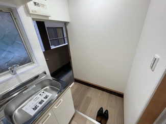 【玄関】 | 明美マンション | 明るい玄関です