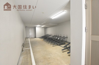 【駐車場】