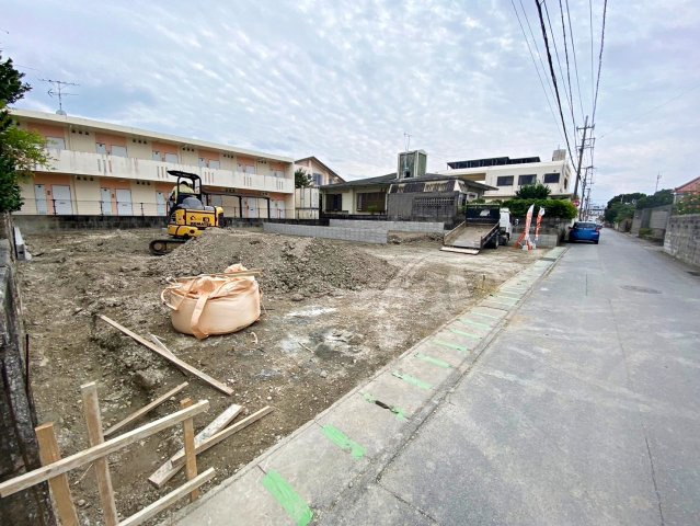 ハートフルタウン西原町小那覇　1号棟の前面道路含む現地写真|2024/12/16 現地写真
