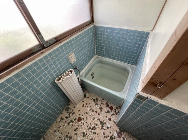 野中町貸家Bの浴室