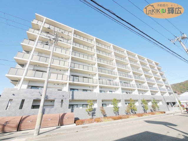 【外観】 | アルファステイツ姫路城西　2階 | ペット飼育可。築浅の角部屋となっております。