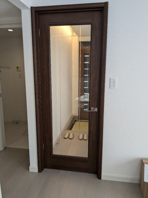 【居間・リビング】 | 前橋市三俣町新築住宅1号 | 1号リビングドア