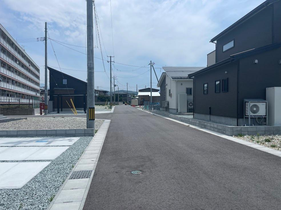 東根市六田建売住宅3号棟【Z空調】の前面道路含む現地写真|前面道路になります。