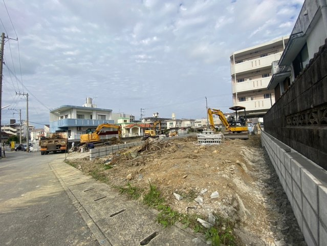 ハートフルタウン宜野湾市宜野湾　C号棟の前面道路含む現地写真|2024/12/16 現地写真
