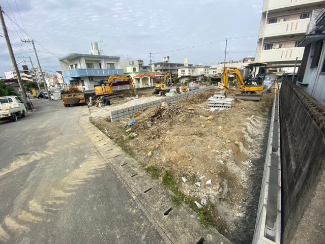 ハートフルタウン宜野湾市宜野湾　C号棟の前面道路含む現地写真|2024/12/16 現地写真