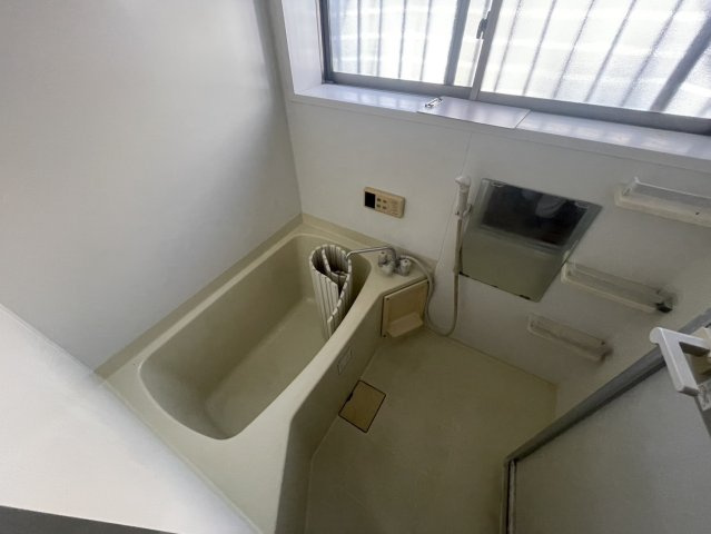 南花長町一戸建の浴室