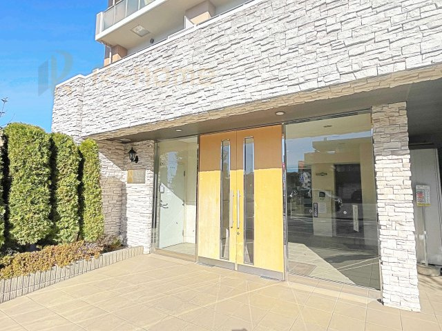 レヴィールひたち野フロントステージ　中古マンションのエントランス|気持ちよくご家族やゲストをお迎えできるエントランス！オートロックでセキュリティ面も安心です♪