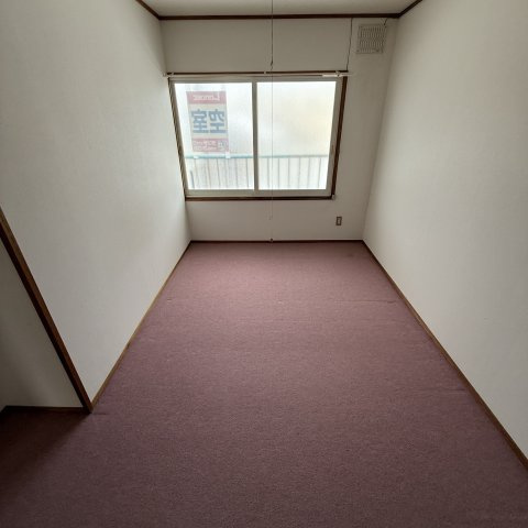 梅本ハイツの洋室