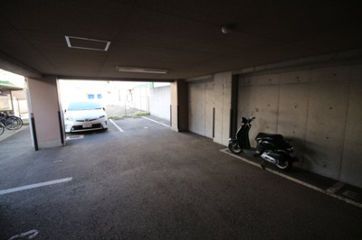 【駐車場】 | グランディール湊川